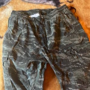 Size M No boundaries Boys Camo Pants